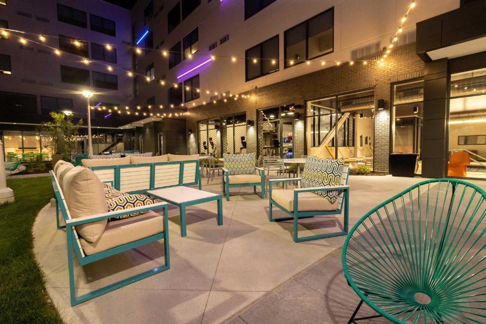Aloft St. Louis Cortex